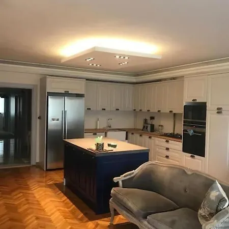 Comfortable And Nearby Attractions Апартаменты Стамбул